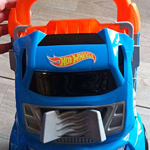 Hot wheels carry - wheels, with