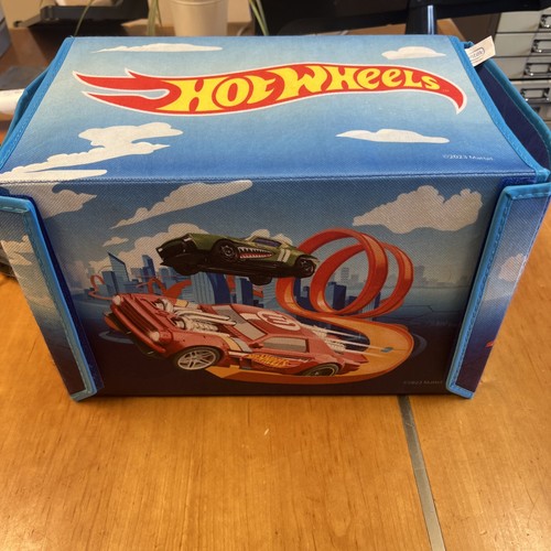 Hot wheels cars case garage - cars,