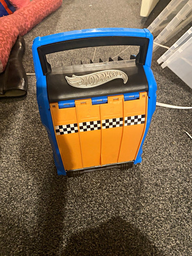 Hot wheels plastic carry - wheels,